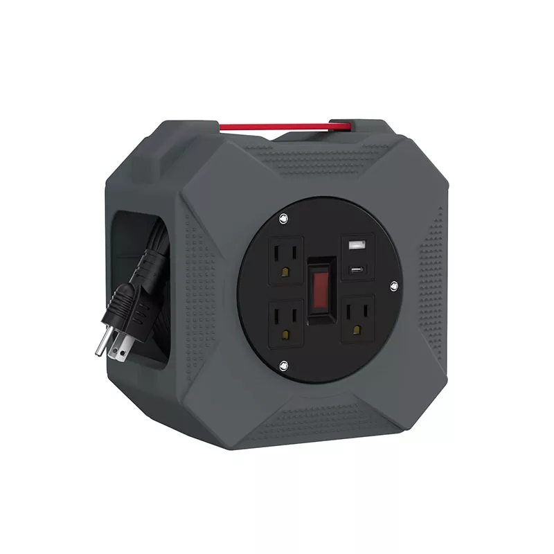 Bobina de cablu din plastic cu 3 prize Usb2.4a 45ft Bobina de cablu din plastic cu 3 prize Usb2.4a 45ft